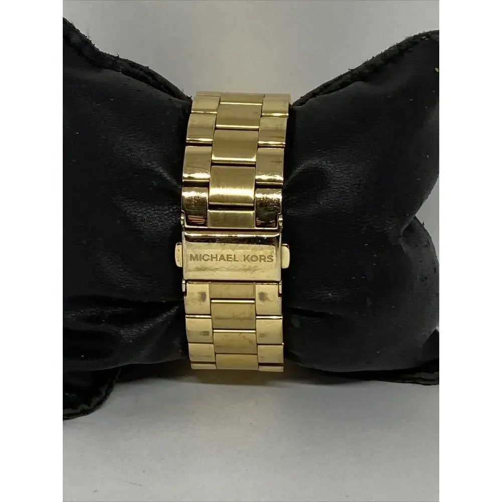Michael Kors Runway MK6251 Womens Stainless Steel Analog Dial Quartz Watch UC492